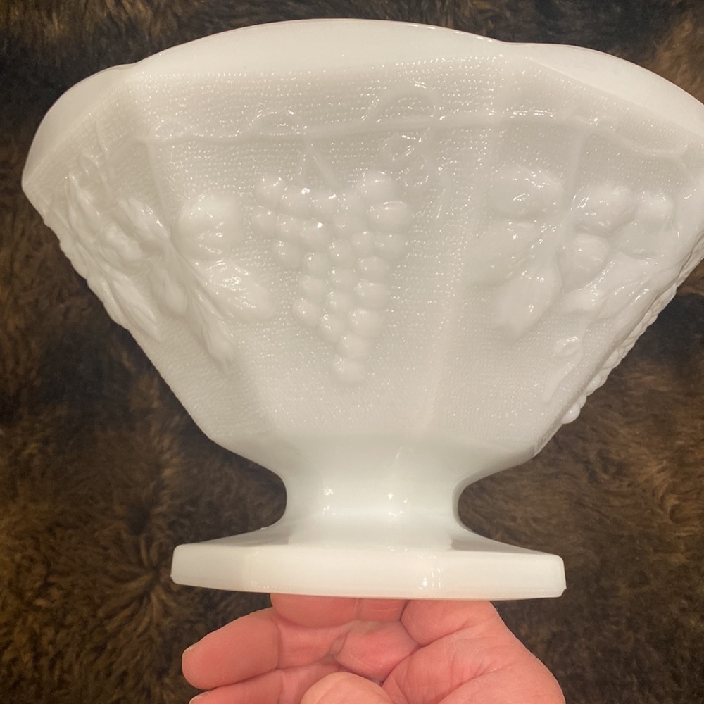 Vintage Anchor Hocking milk glas bowl PERFECT FOR YOUR SPRINGTIME HOLIDAY TABLE - Picture 5 of 5
